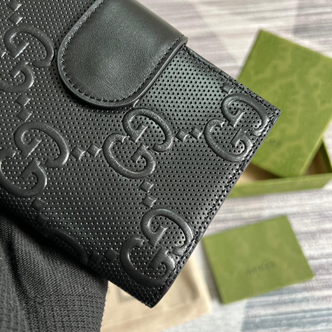 Gvc*1 GG Embossed Passport Case Black For Men 5.7in/10.5cm ‎724562 1W3AN 1000