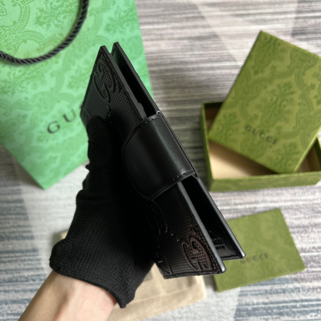 Gvc*1 GG Embossed Passport Case Black For Men 5.7in/10.5cm ‎724562 1W3AN 1000