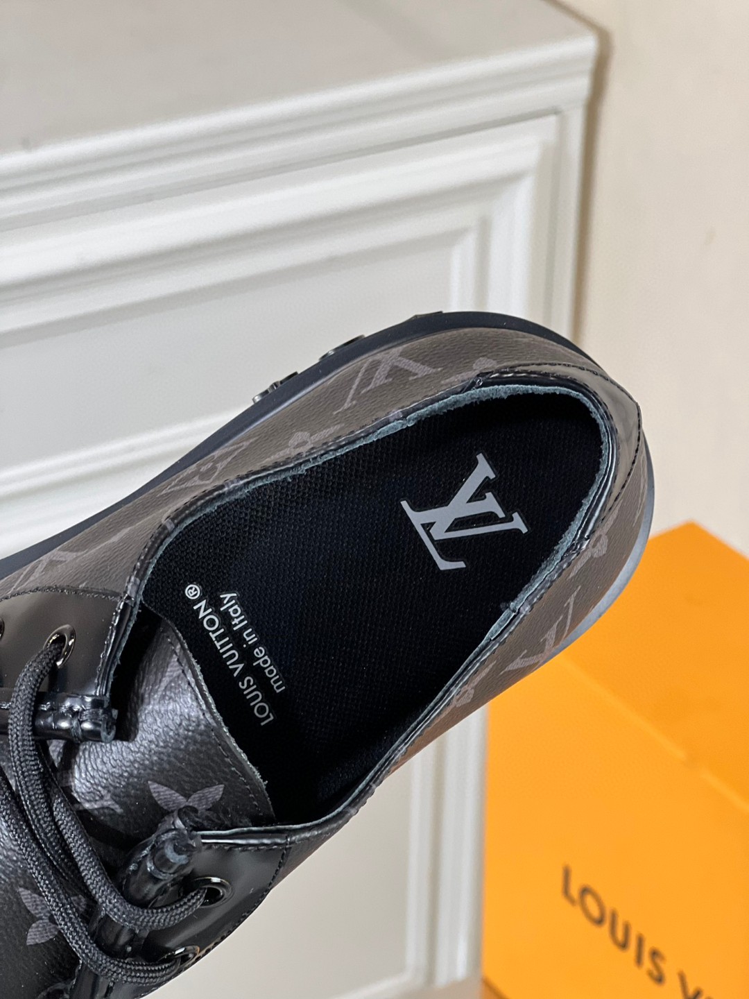 L0vis Vvtt0n LV Ranger Derby Monogram Flowers Black For Men