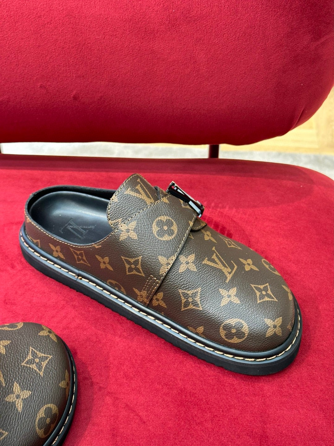 L0vis Vvtt0n LV Easy Mule Monogram Canvas Brown For Men