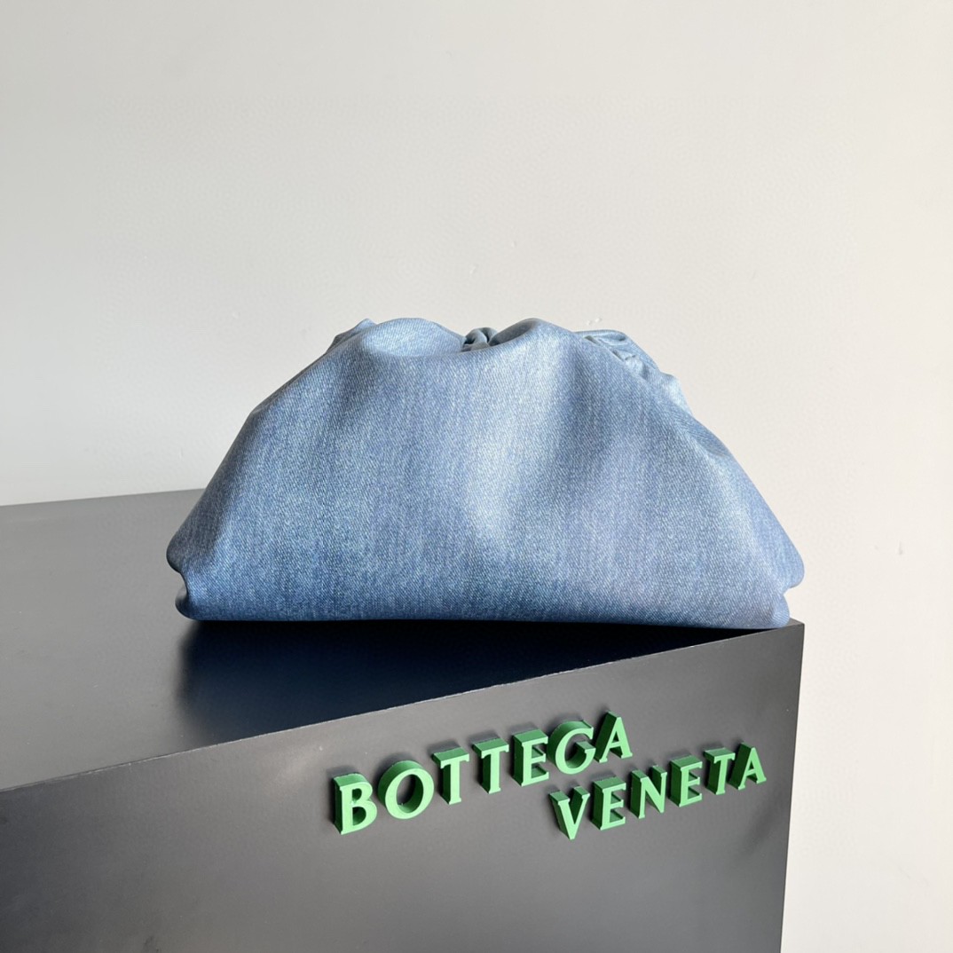 B0tt*ga Ven*ta Teen Pouch Blue For Women‎ 12.2in/31cm