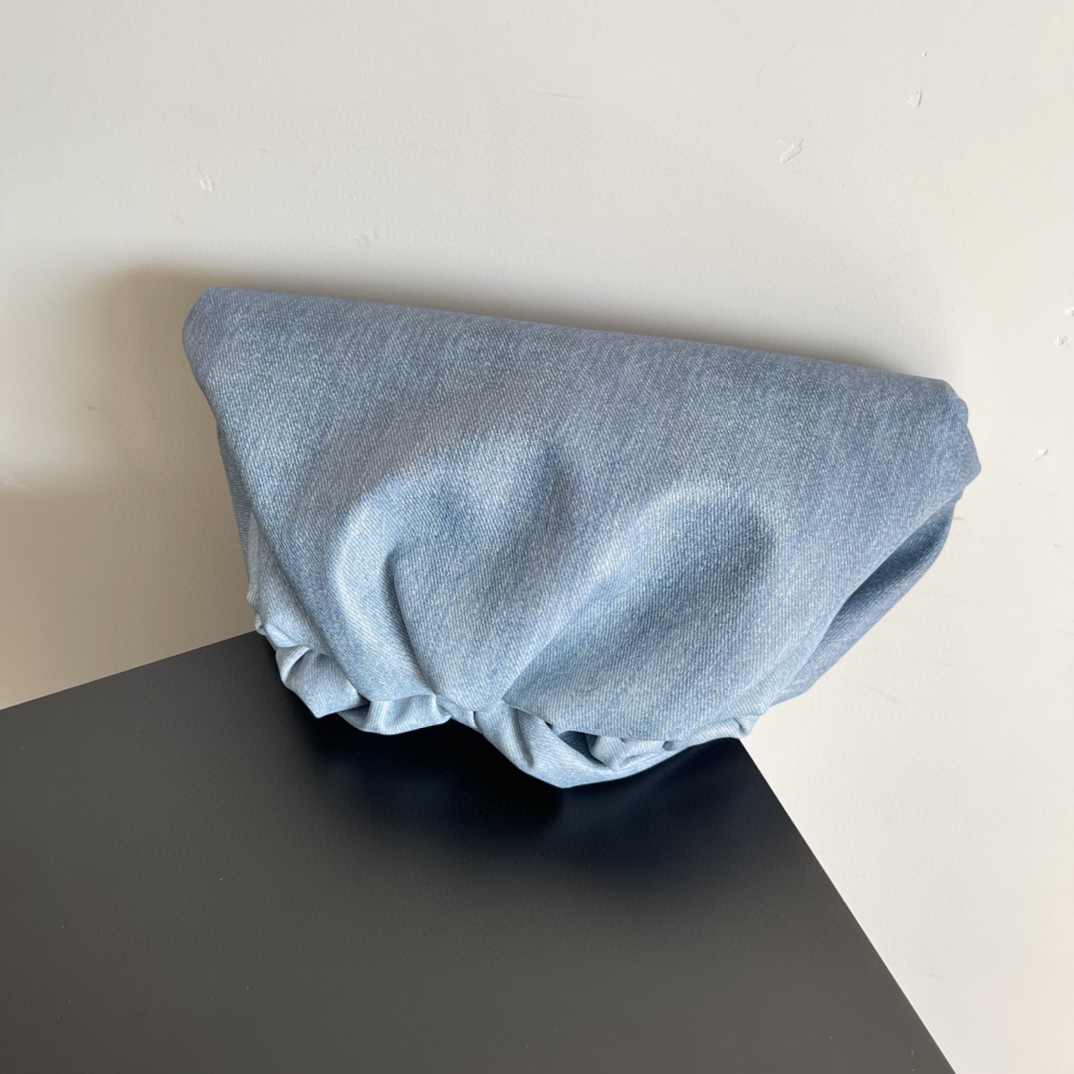 B0tt*ga Ven*ta Teen Pouch Blue For Women‎ 12.2in/31cm