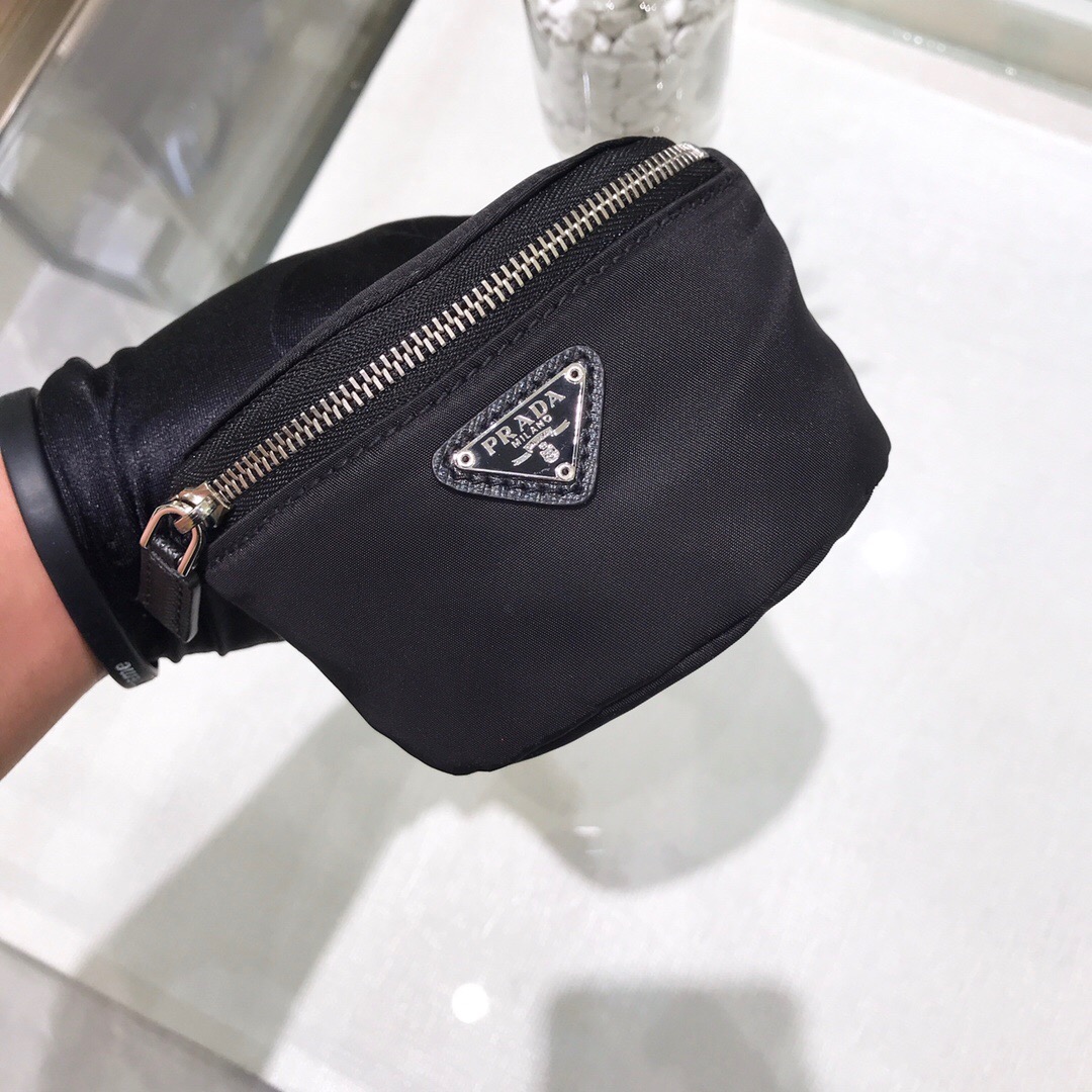 Pra*a Nylon Wristlet Clutch Bag Black/Pink/Red For Women 5.1 in/ 13 cm 2TT095_D02_F0002