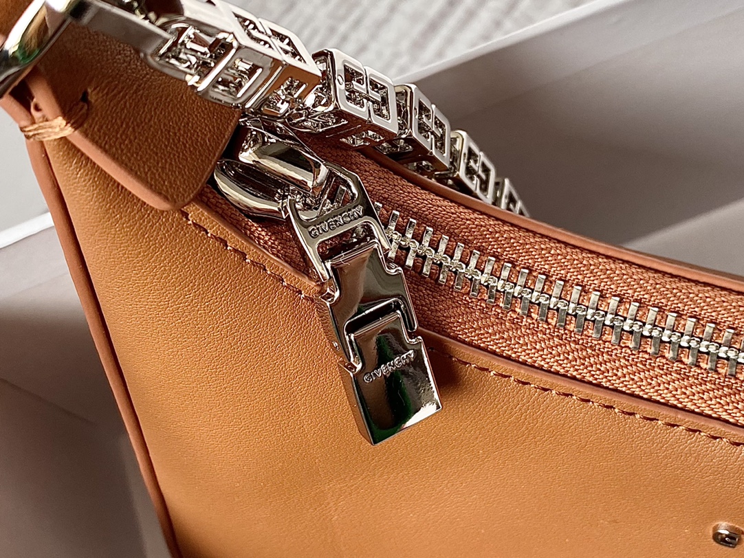 Givenchy Small Moon Cut Out Bag Black/Pink/Cream/Brown/Grey/Dark Grey For Women‎ 9.8in/25cm BB50LGB1A4-001