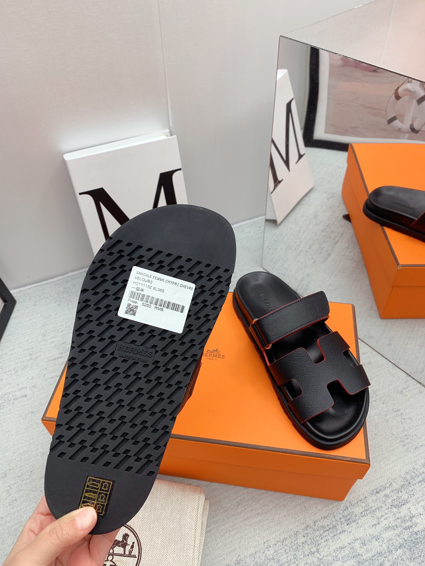 H**me5 Chypre Sandal Black For Men