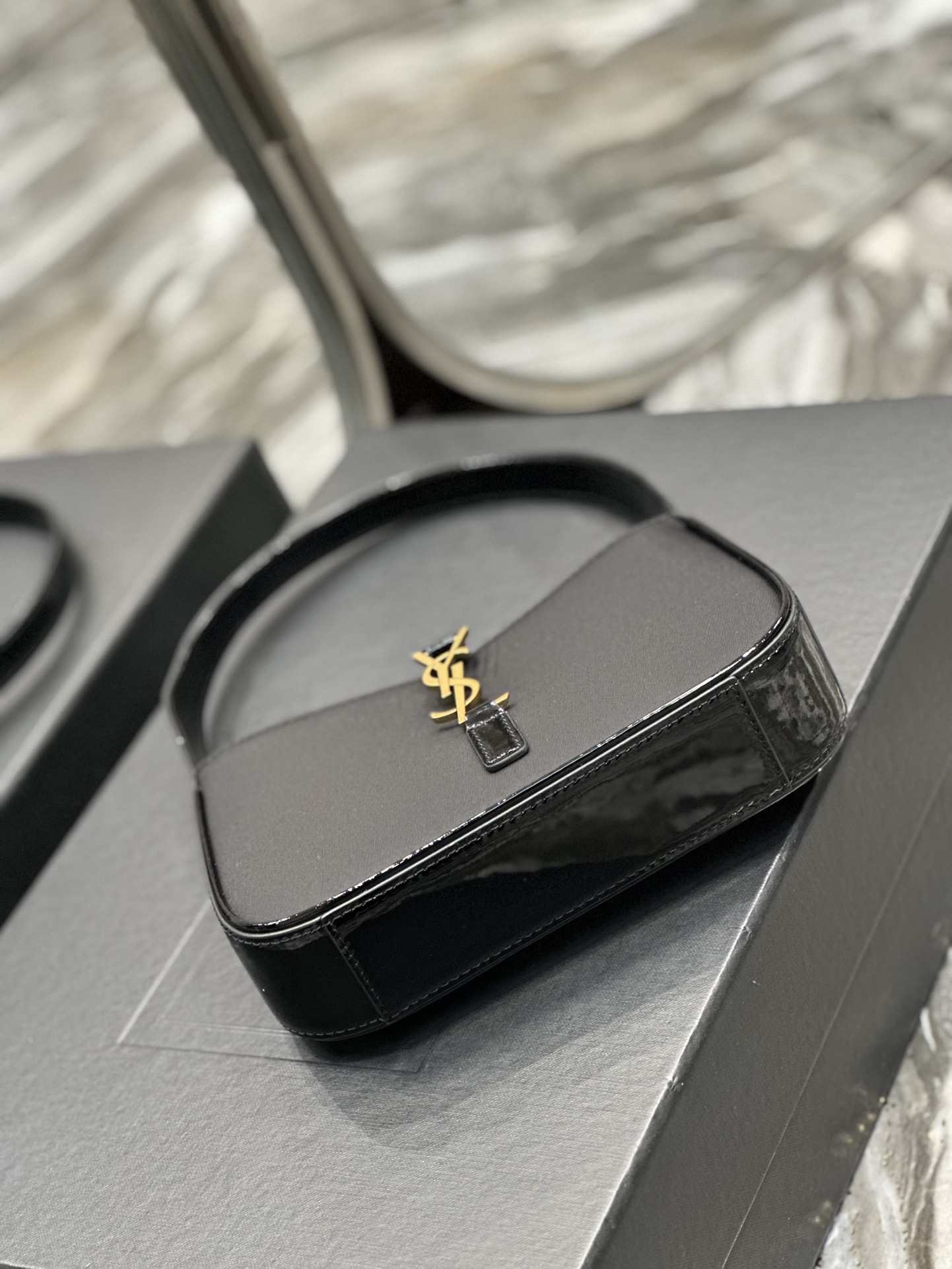 Sa1nt Lau*nt Le 5 A 7 Mini Black For Women‎ 7.5in/19cm