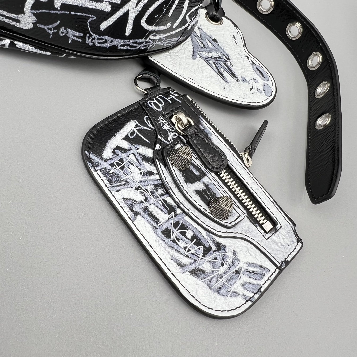 Ba1en*iaga Le Cagole XS Shoulder Bag Black/White For Women‎ 10.2in/25.9cm