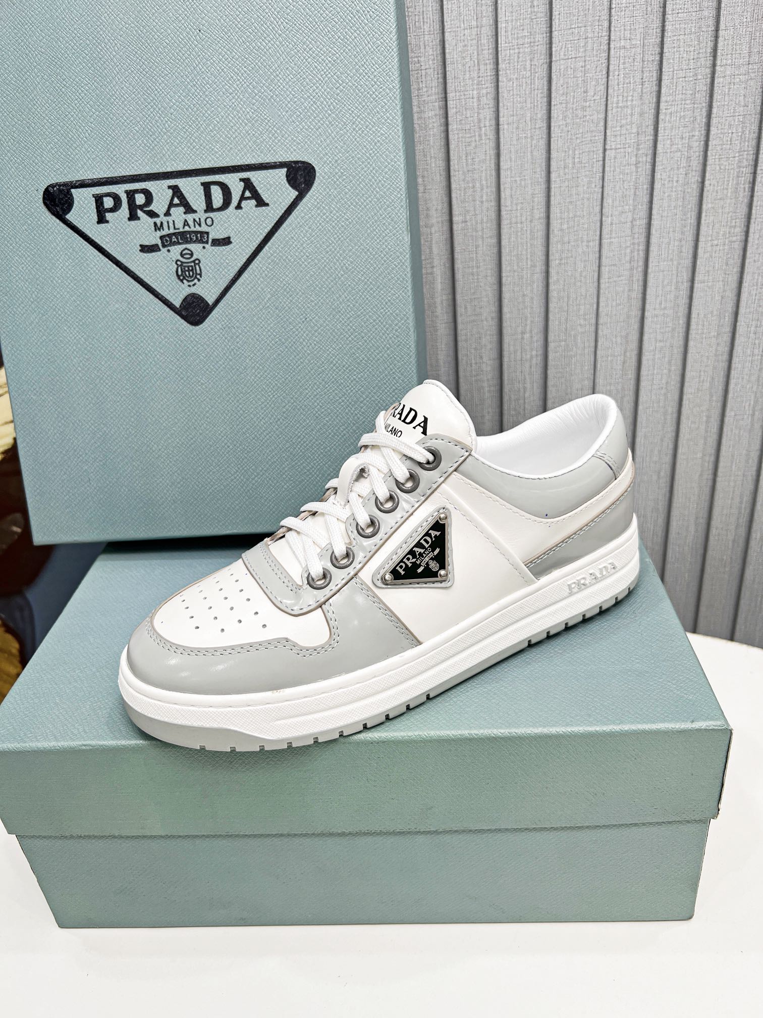 Pra*a Downtown Sneakers Grey For Women 1.2 in/ 3 cm