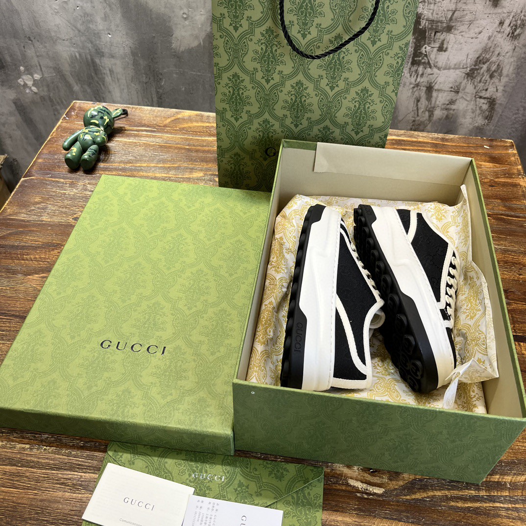 Gvc*1 Low-Cut Sneaker Black For Women