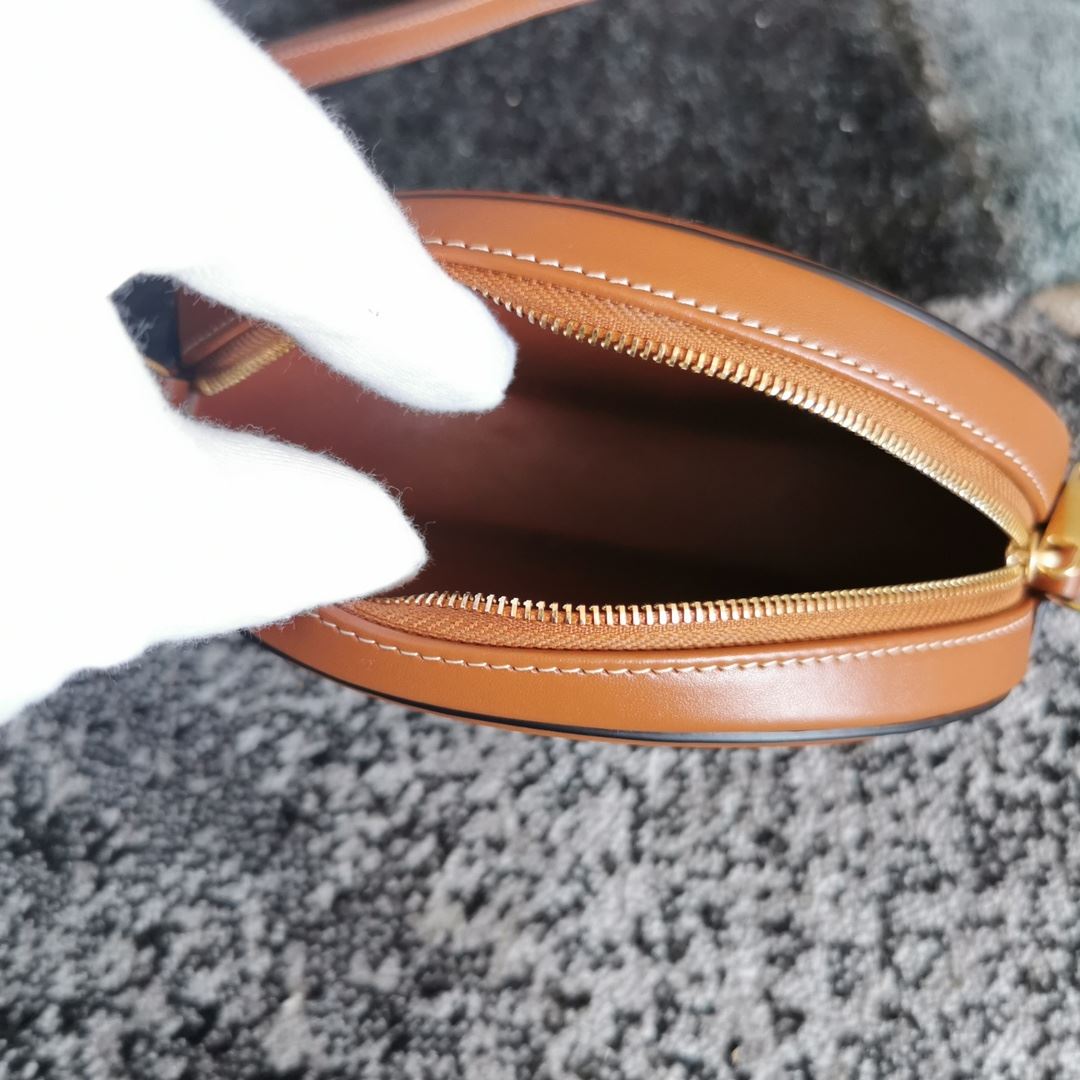 Ce1i*e Oval Bag Cuir Triomphe In Smooth Black/White/Brown For Women‎ 8in/20cm 198603DXC.38NO