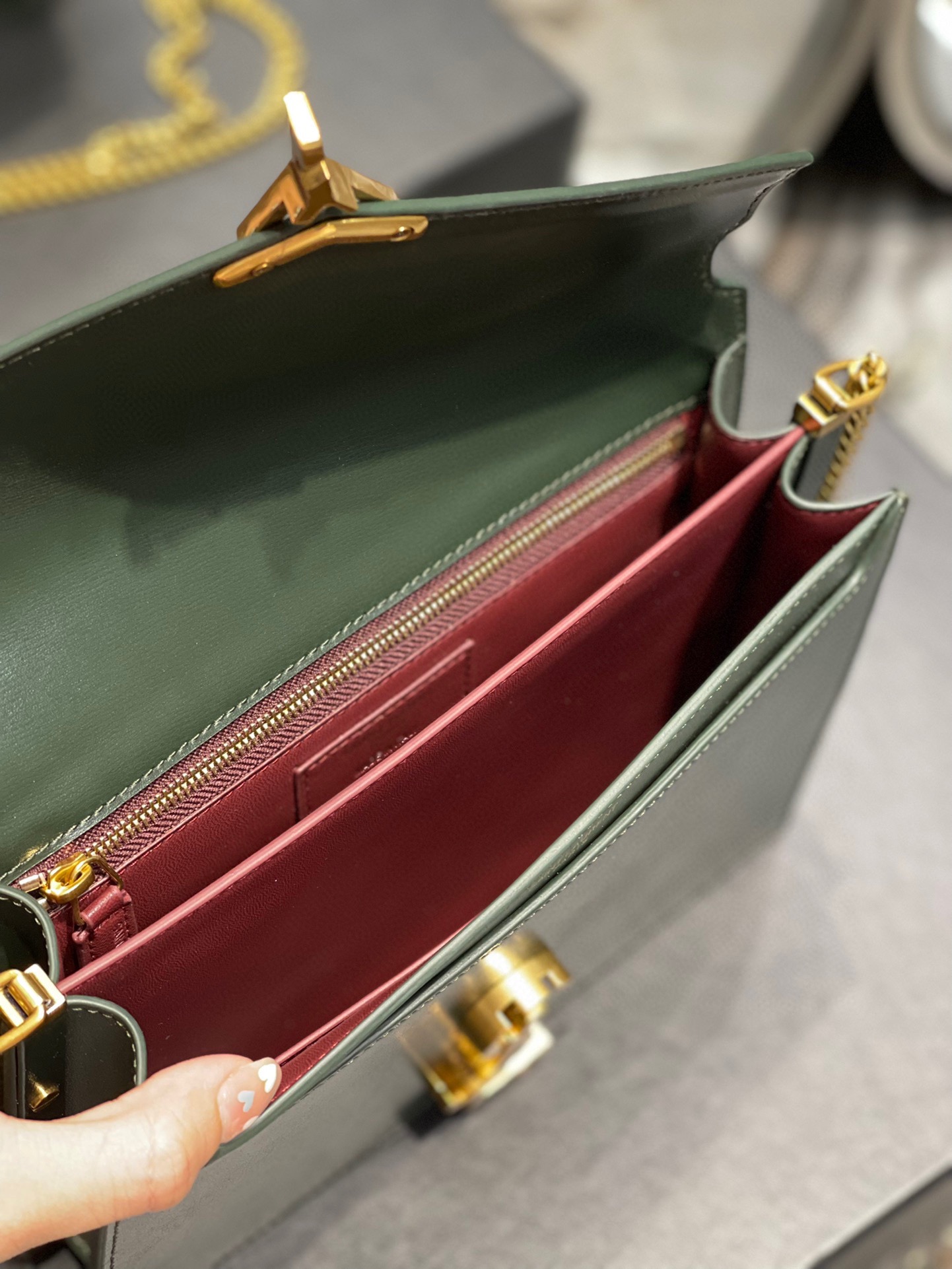 Sa1nt Lau*nt Cassandra Medium Chain Bag Black/White/Red/Green/Burgundy For Women‎ 8.6in/22cm