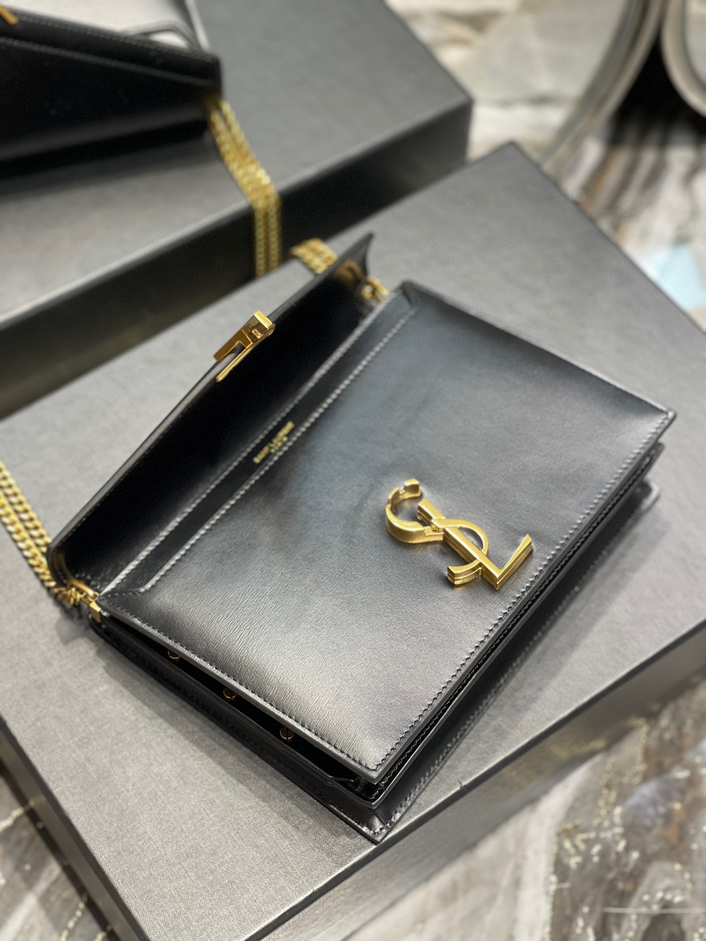 Sa1nt Lau*nt Cassandra Medium Chain Bag Black/White/Red/Green/Burgundy For Women‎ 8.6in/22cm