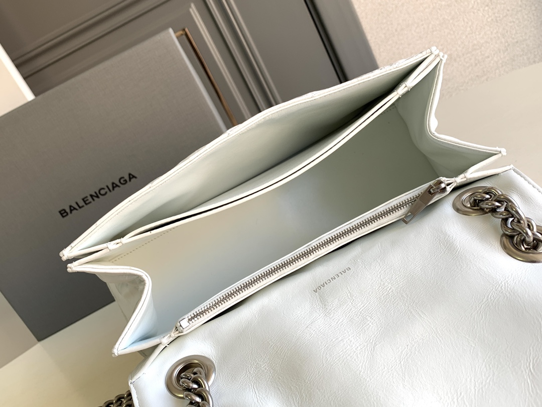 Ba1en*iaga Crush Medium Chain Bag Quilted In Optic White For Women 12.2in/31cm 716393210J09001