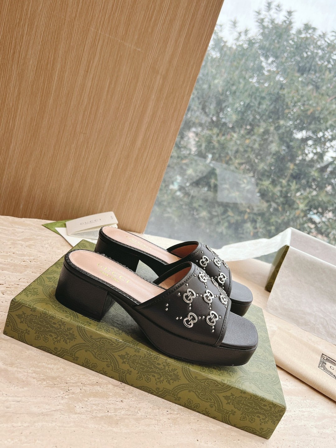 Gvc*1 Interlocking G Slide Sandal Black For Women