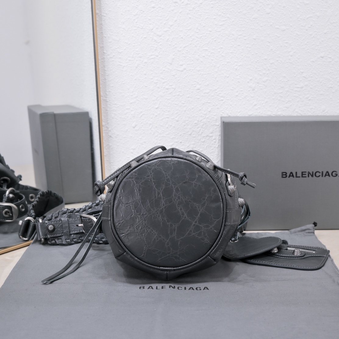 Ba1en*iaga Le Cagole Xs Bucket Bag White/Black/Light Black/Grey/Light Grey For Women 7.8in/20 cm 7024311VG9Y9104