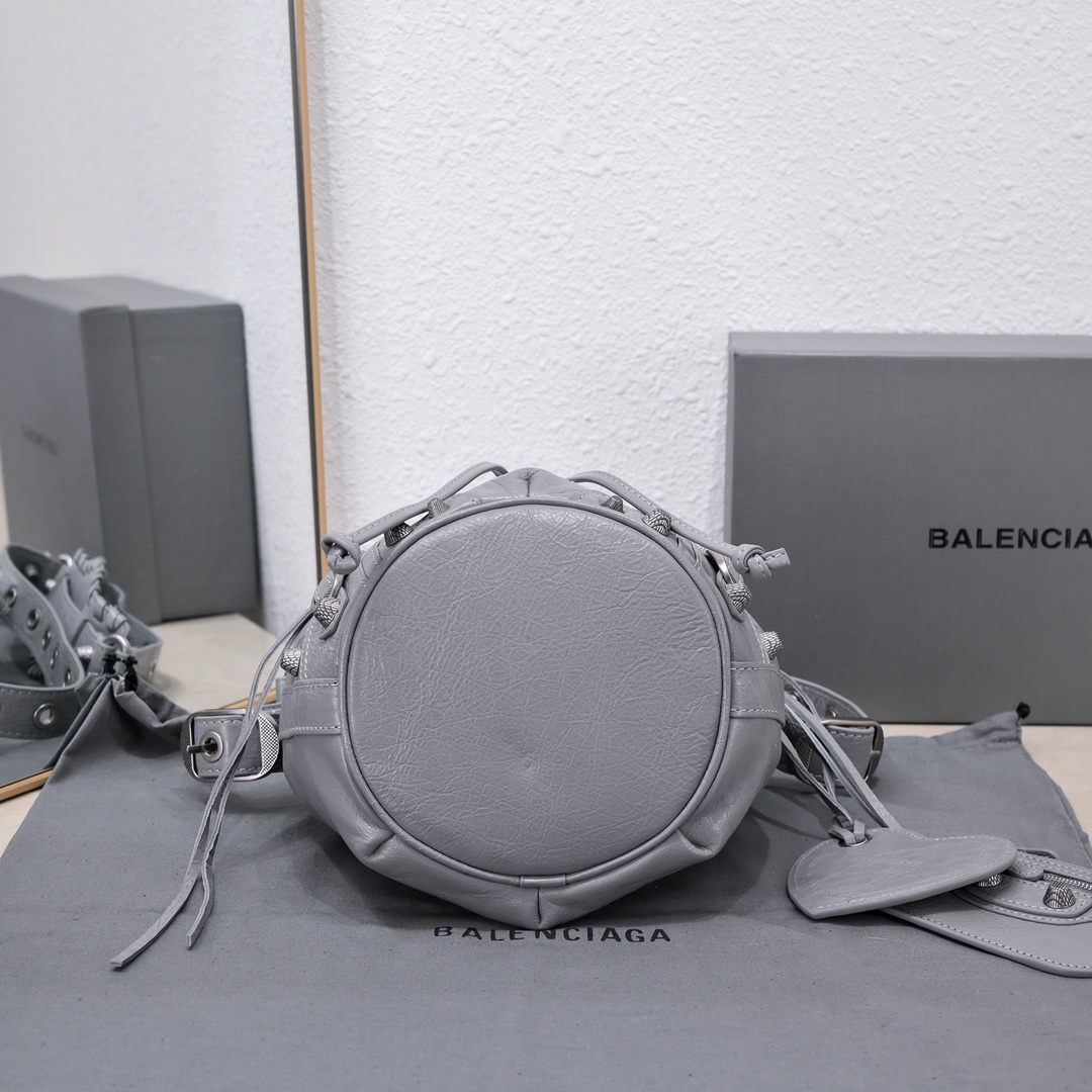 Ba1en*iaga Le Cagole Xs Bucket Bag White/Black/Light Black/Grey/Light Grey For Women 7.8in/20 cm 7024311VG9Y9104