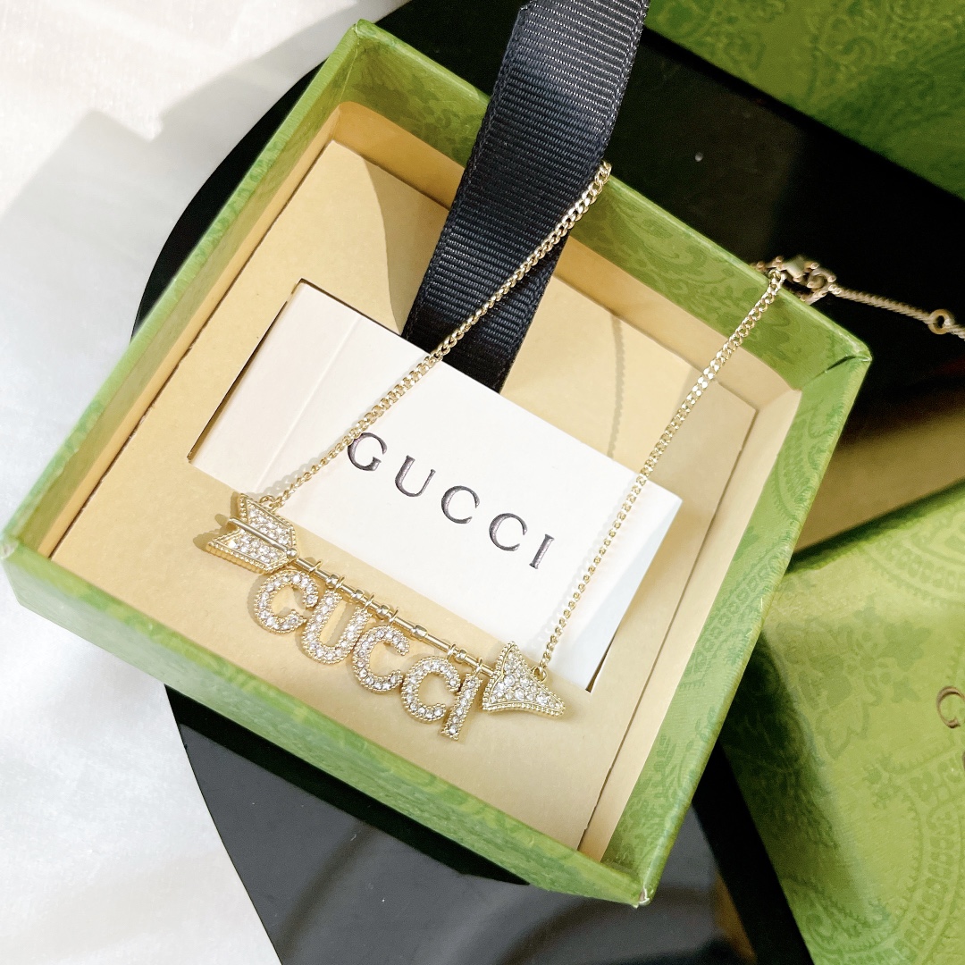 Gvc*1 Arrow Letters Necklace Gold For Women