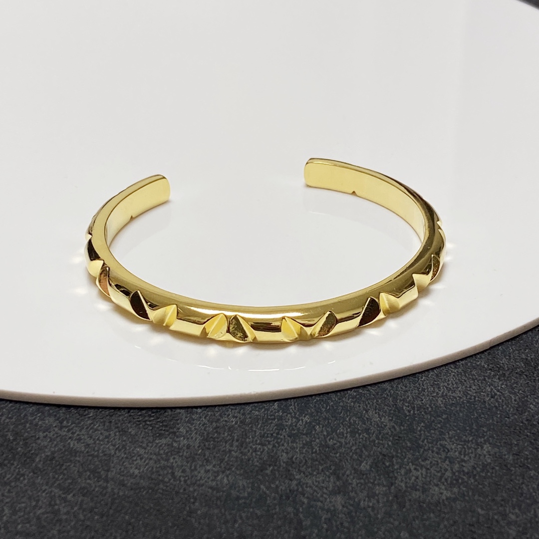 L0vis Vvtt0n Bracelet Gold For Women