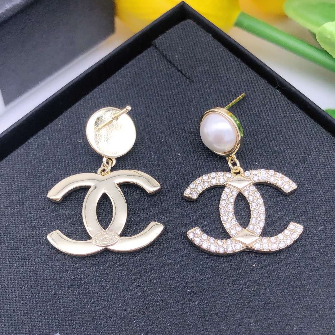 Ch**el C-Shaped Earrings Gold For Women
