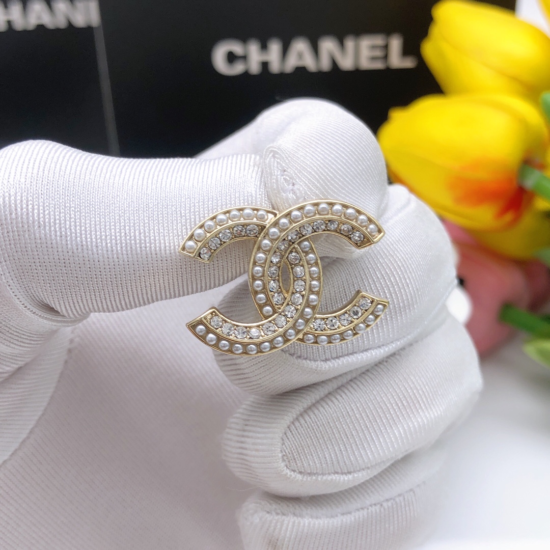 Ch**el Crystal CC Stud Earrings Gold For Women