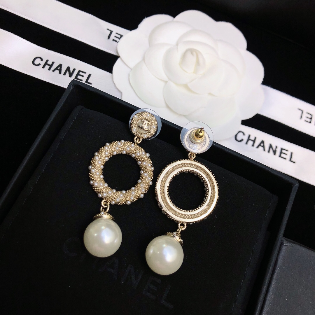 Ch**el Dangling White Pearl And Circle Earrings Gold Tone For Women