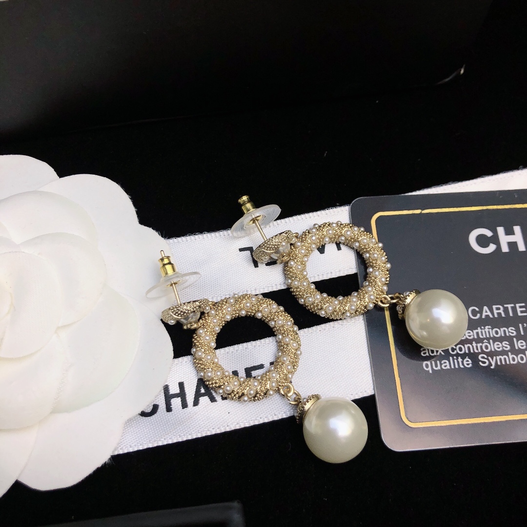 Ch**el Dangling White Pearl And Circle Earrings Gold Tone For Women