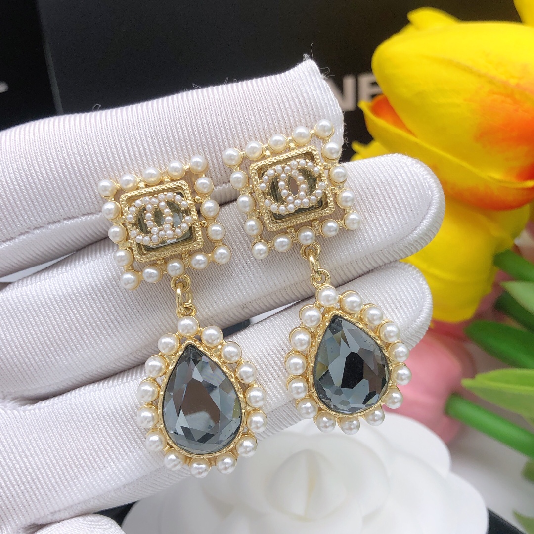 Ch**el Dripping Pearls Earrings Gold For Women