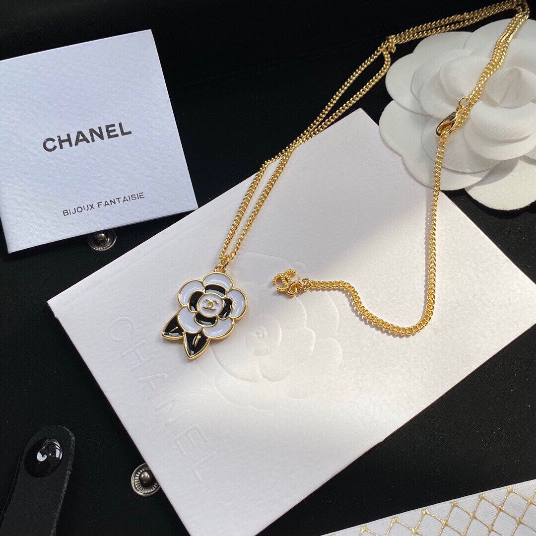 Ch**el Flower Necklace White For Women