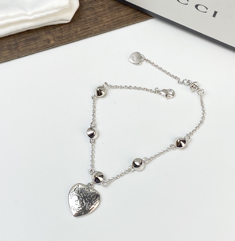 Gvc*1 Heart-Eye Bracelet Silver For Women