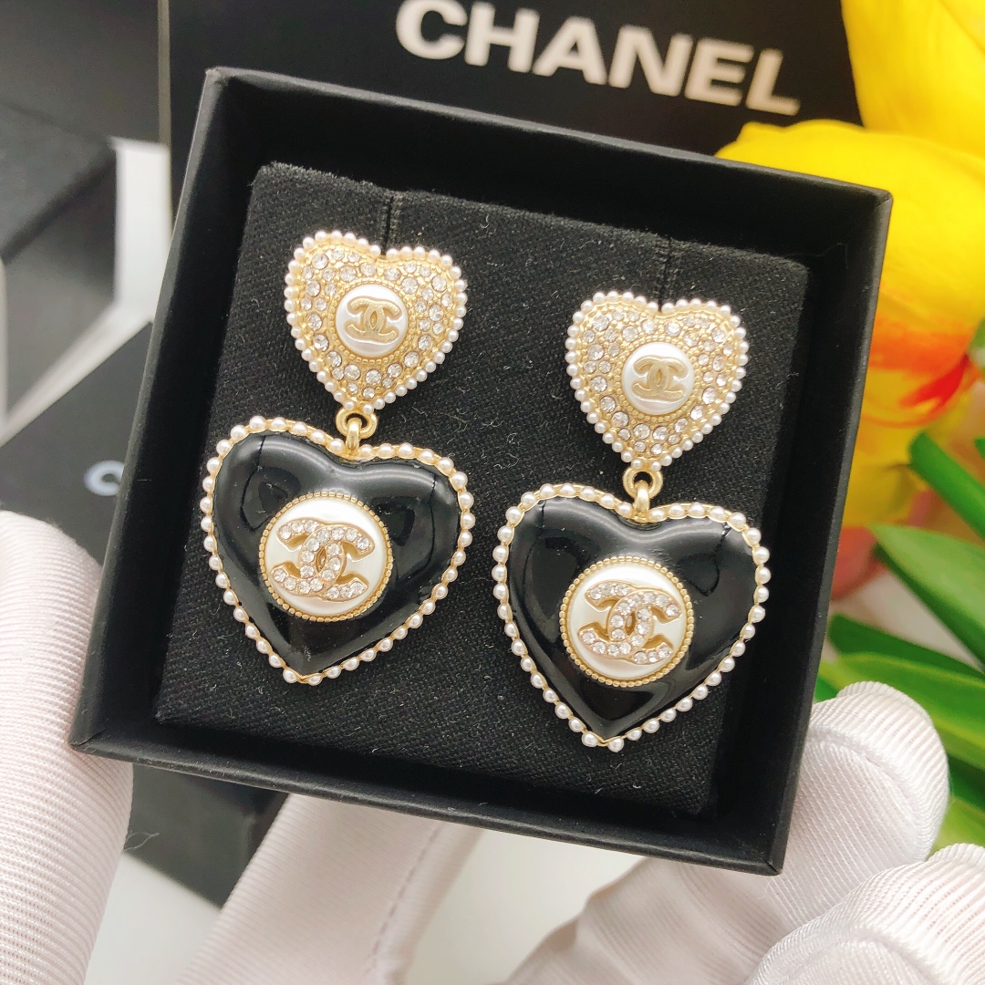 Ch**el Heart Pearl Pendant Earrings Black For Women