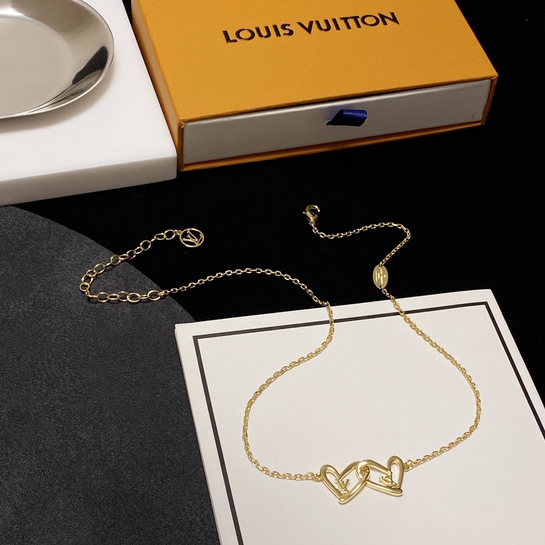 L0vis Vvtt0n LV Letter Necklace Gold For Women