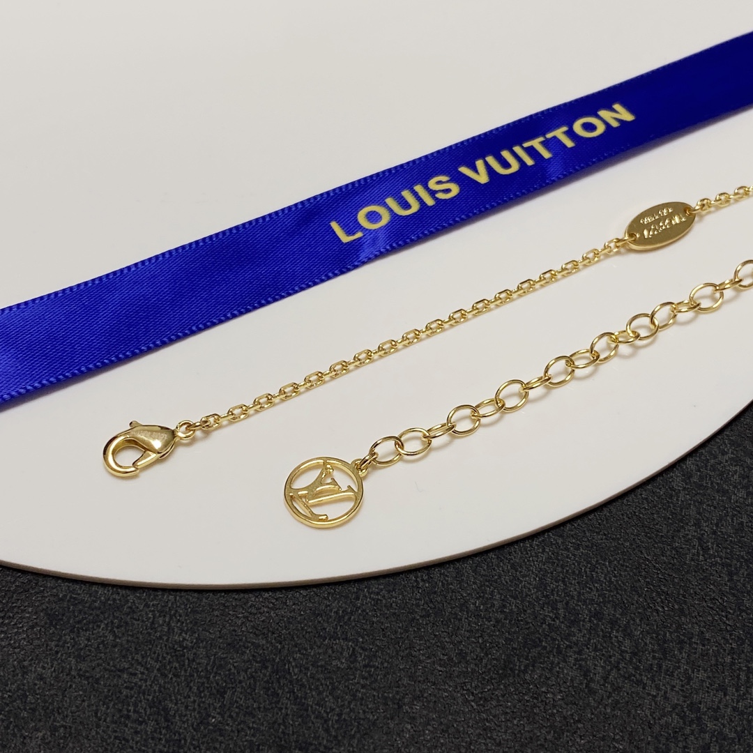 L0vis Vvtt0n LV Letter Necklace Gold For Women
