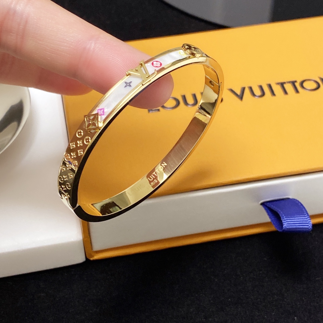 L0vis Vvtt0n Pattern Bracelet Gold For Women