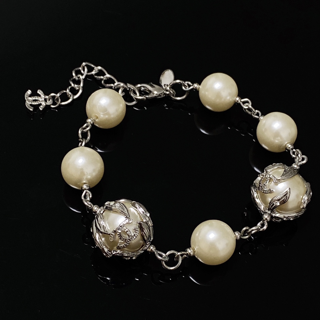 Ch**el Pearl Bracelet Beige For Women