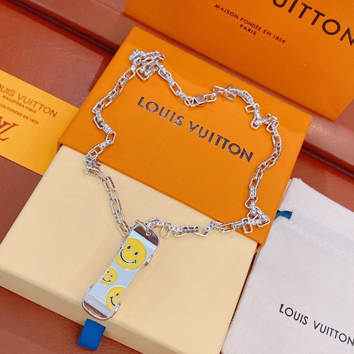 L0vis Vvtt0n Skateboard Necklace Silver For Women