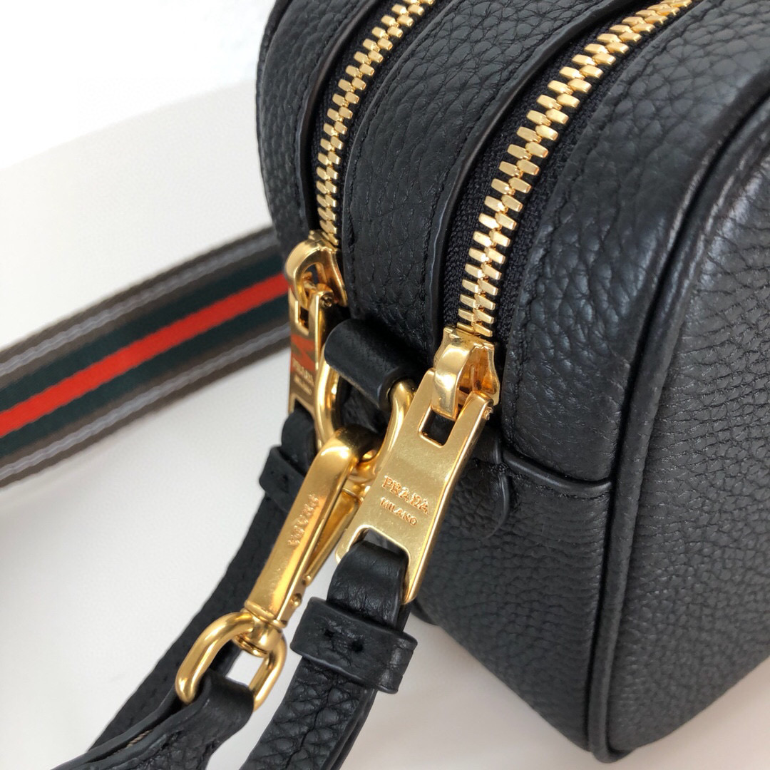 Pra*a Medium Camera Bag With Gold Tone Hardware In Black For Women 8.6in/ 22cm