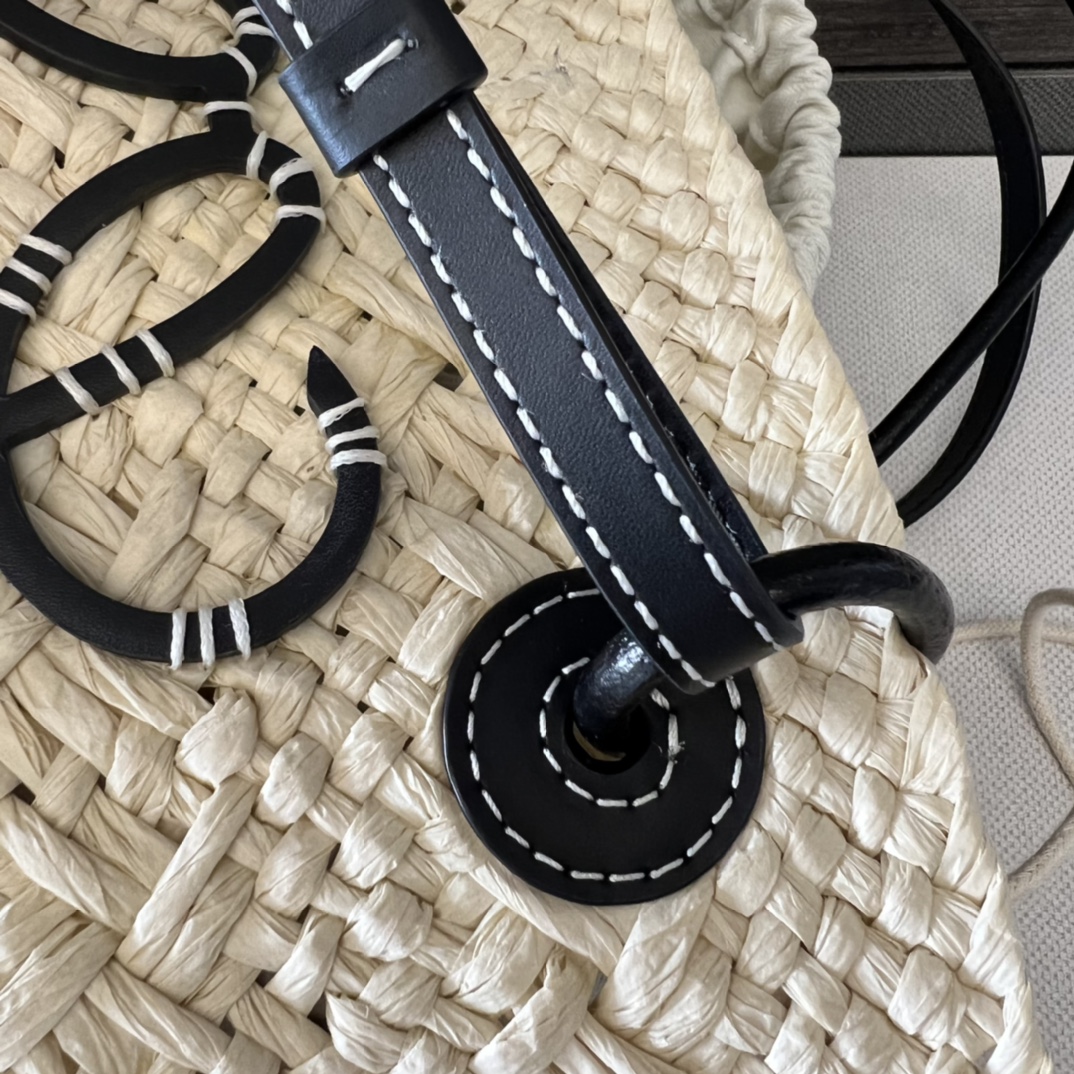 L0ew* Anagram Basket Bag Beige/Black For Women 18.1in / 46cm A223T43X02