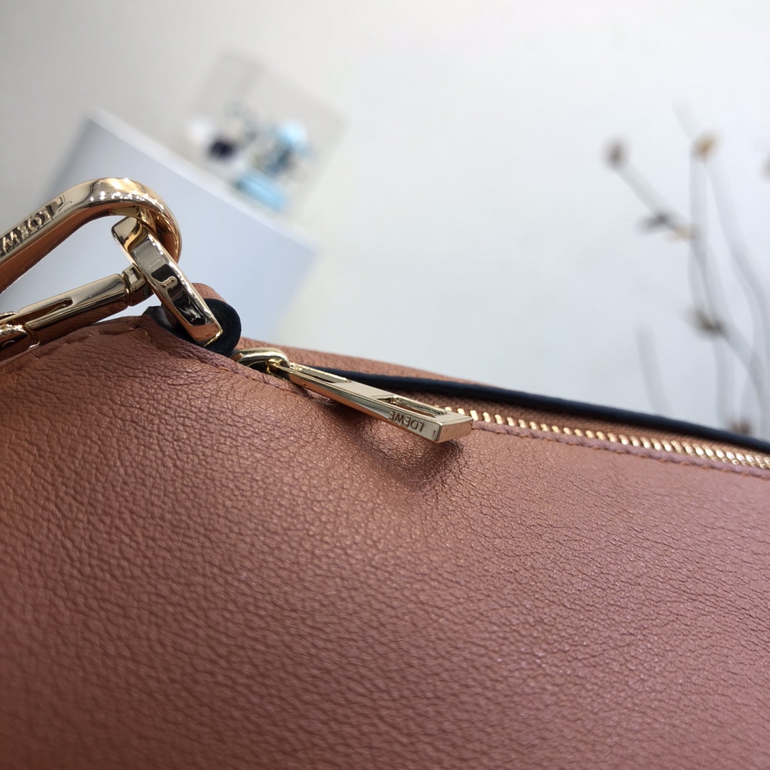 L0ew* Elephant Bag Black/Brown For Women 7.1in / 18cm