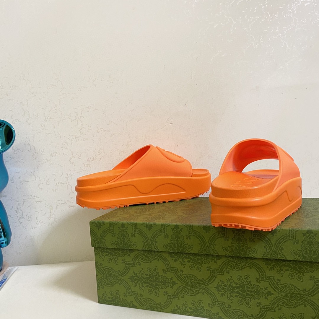 Gvc*1 Interlocking G Slide Sandal Orange For Men