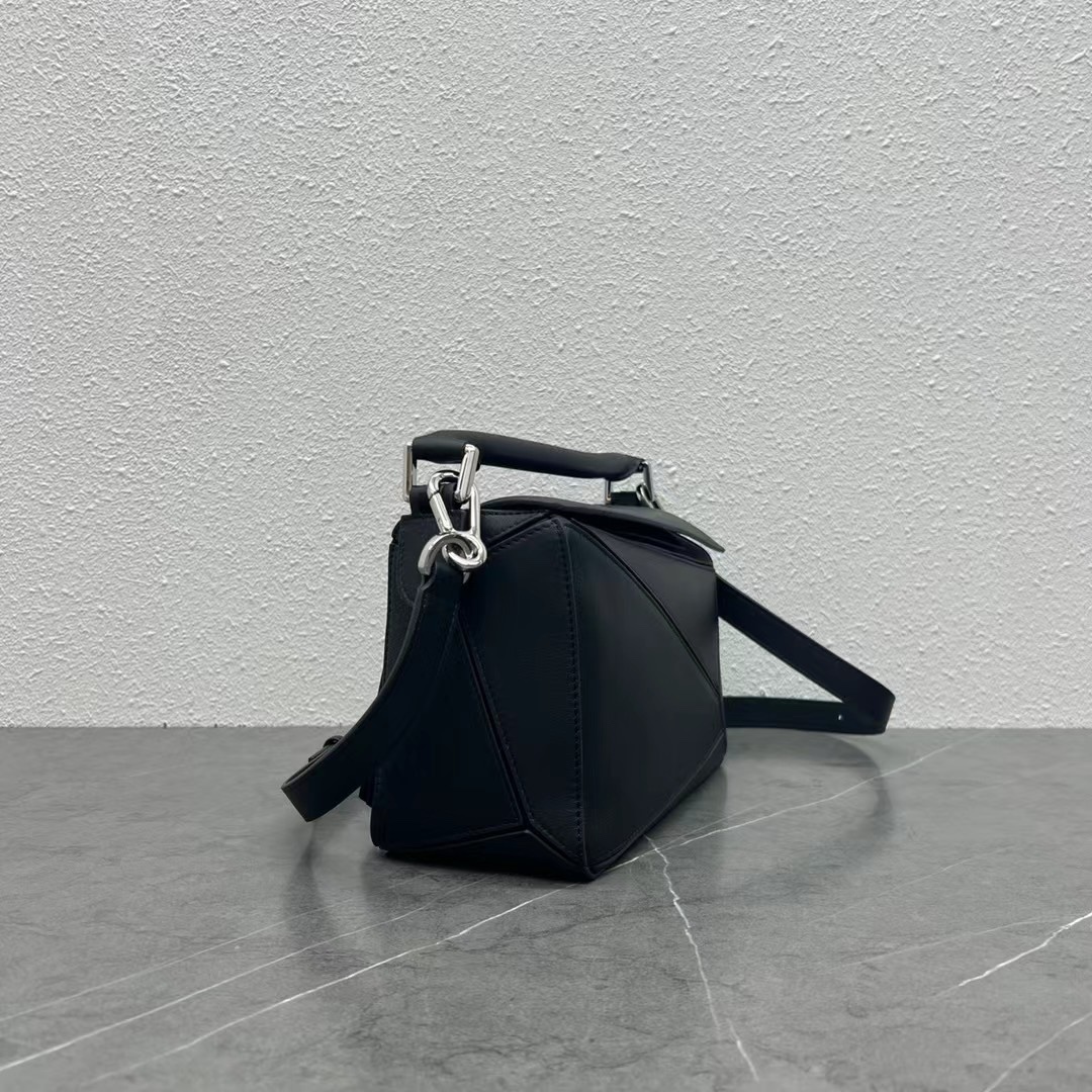 L0ew* Small Puzzle Bag Black For Women 9.4in / 24cm 322.30.S21