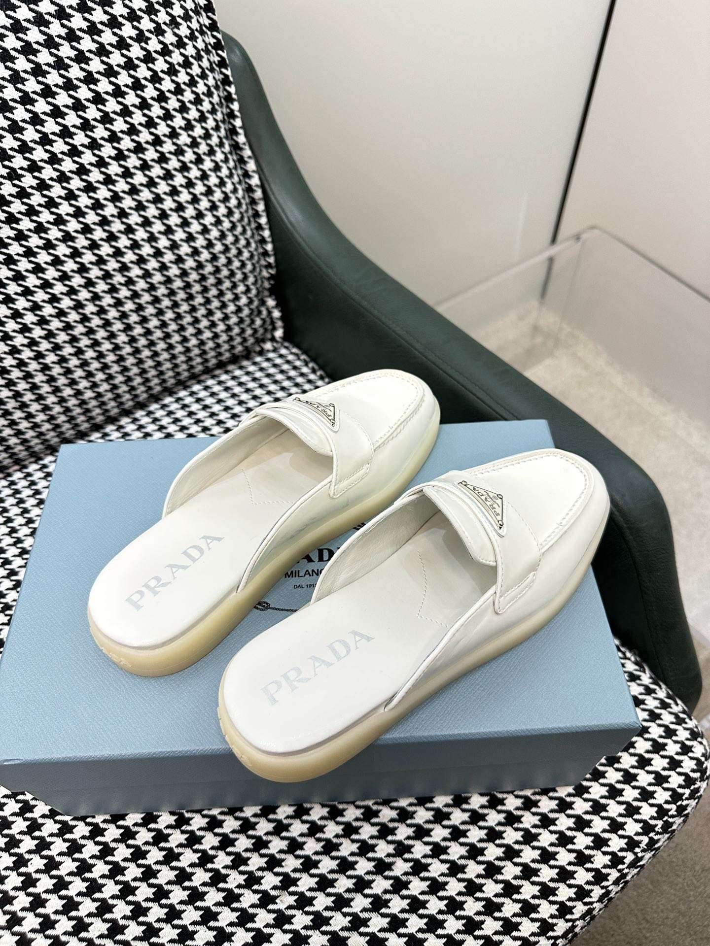 Pra*a Brushed Sabots White For Women