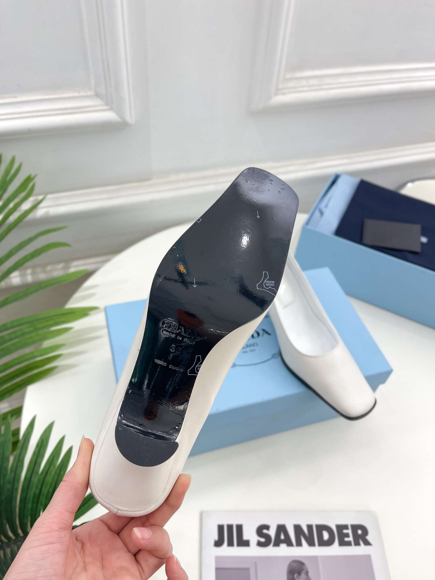 Pra*a Brushed Pumps White For Women