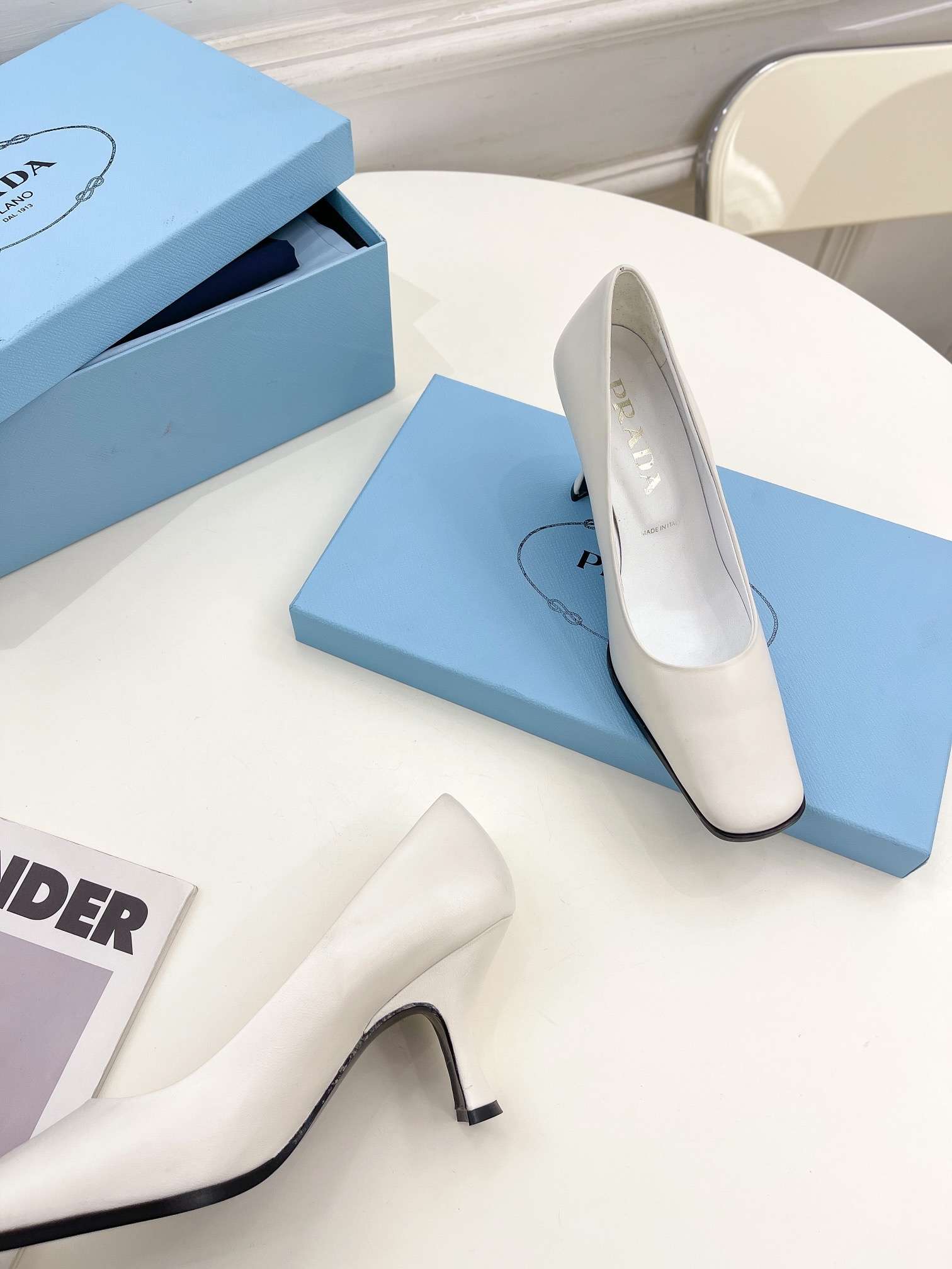 Pra*a Brushed Pumps White For Women