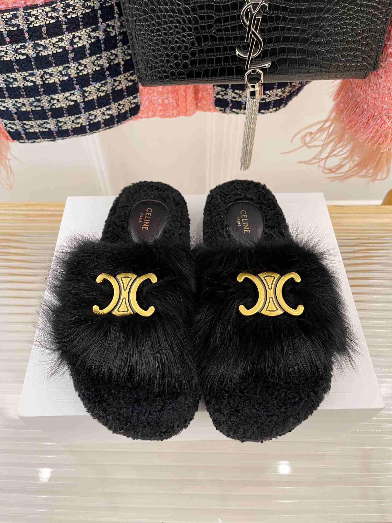 Ce1i*e Clea Triomphe Slide With Fur Black For Women