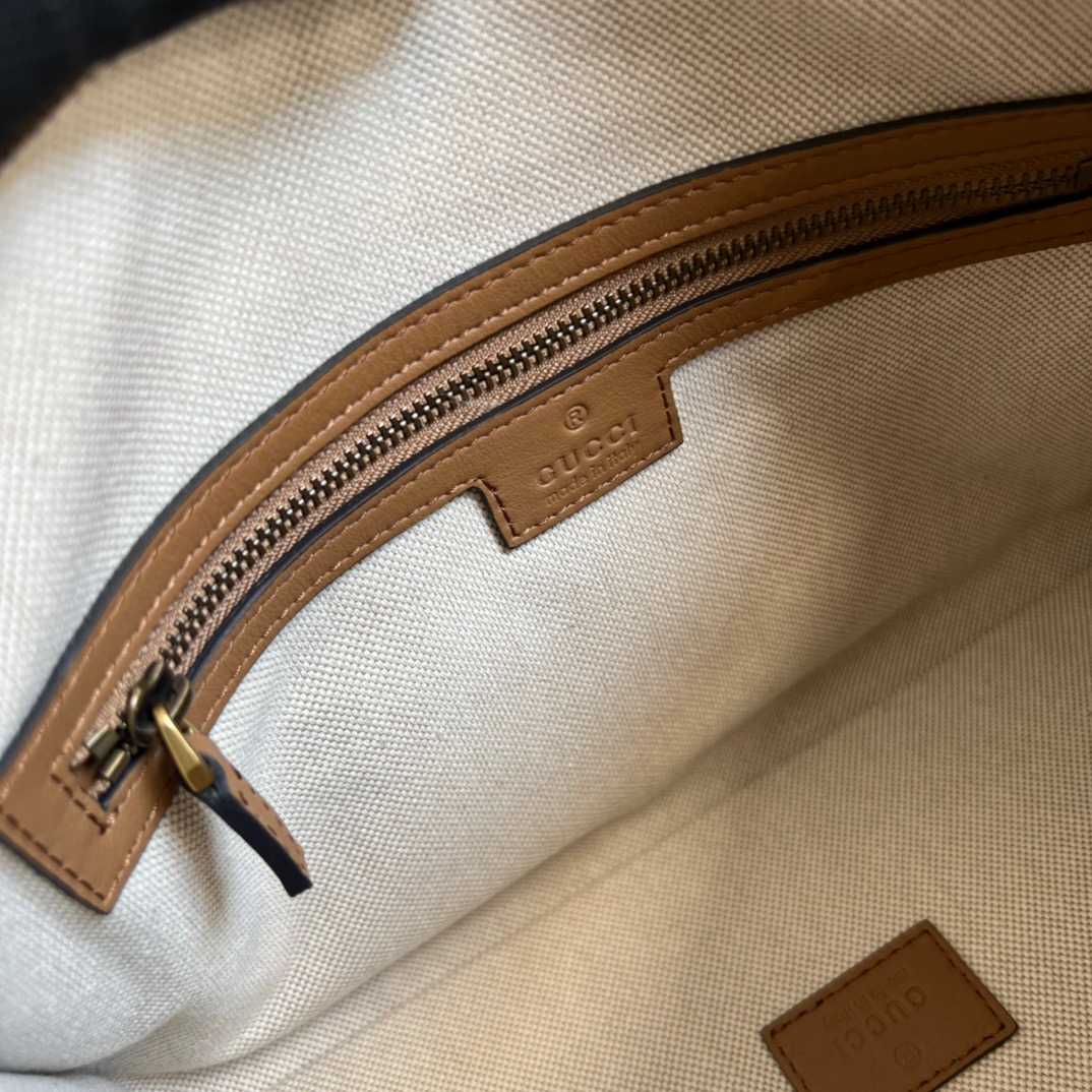 Gvc*1 Double G-Detailed Smooth Small Handbag White/Grey/Brown For Men 10.6 in/ 27 cm