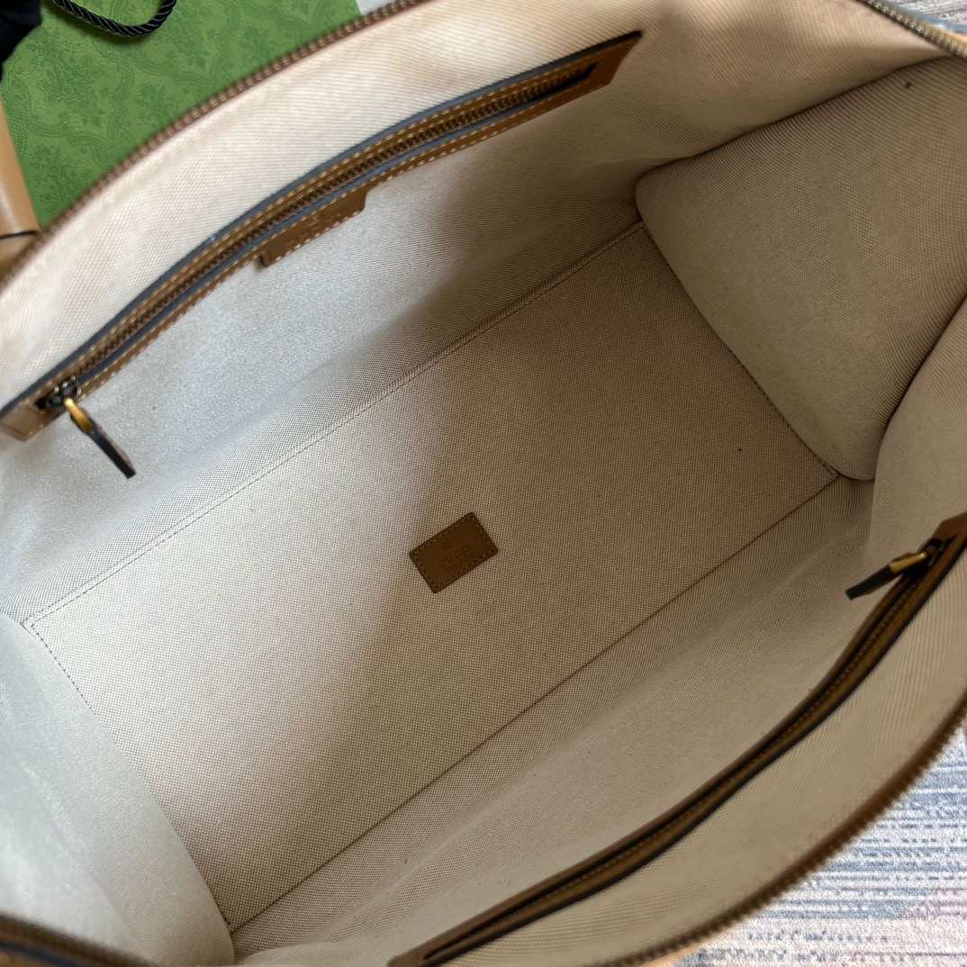 Gvc*1 Double G-Detailed Smooth Large Handbag Grey/Brown/White For Men 15.7 in/ 40 cm ‎