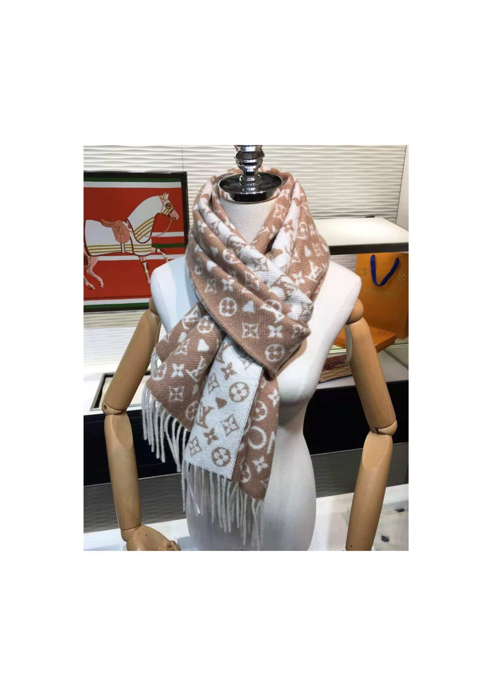 L0vis Vvtt0n Game On Scarf Brown For Women