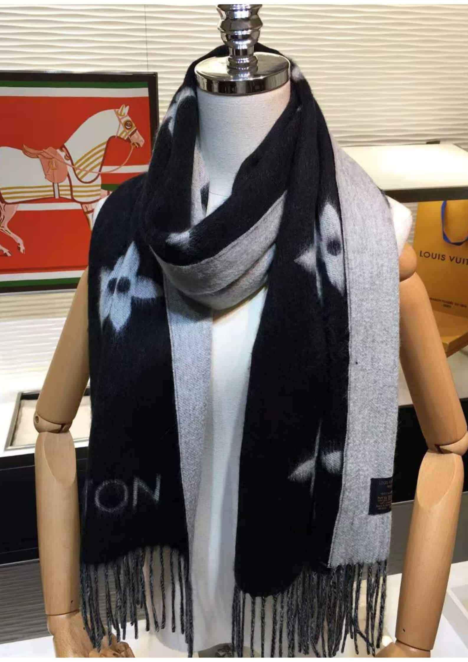 L0vis Vvtt0n Reykjavik Scarf Black For Women M71040