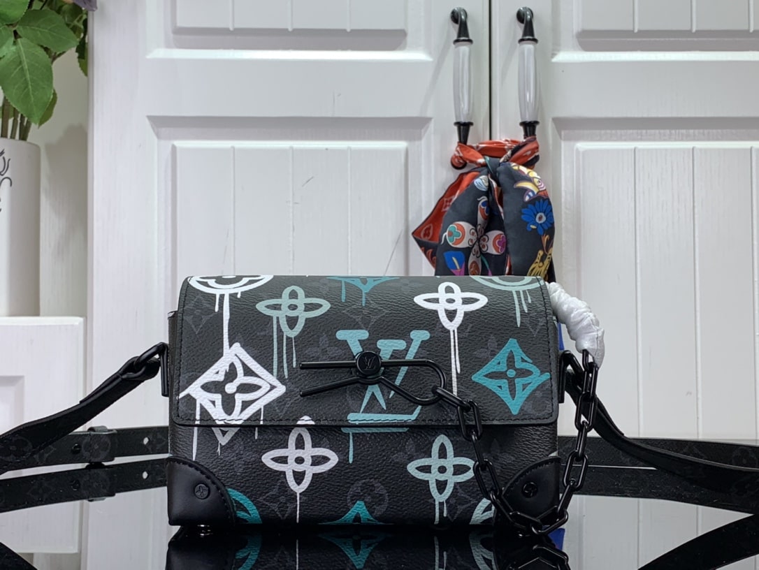 L0vis Vvtt0n Steamer Wearable Wallet Black For Men 18cm/ 7.1 in