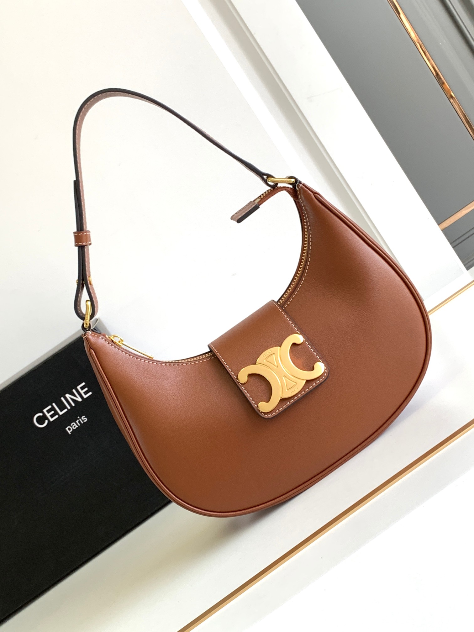 Ce1i*e Ava Triomphe Soft Bag Brown For Women 24.5cm / 10in 114493DGQ.04LU